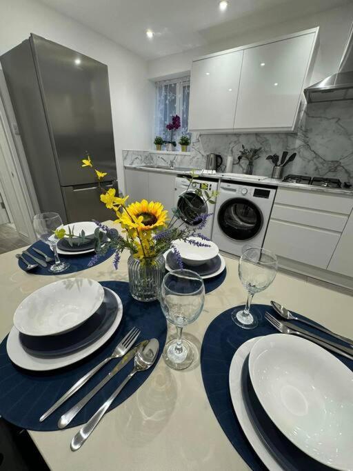 הוילה לונדון Modern 5 Bed Near Excel -Big Ben מראה חיצוני תמונה